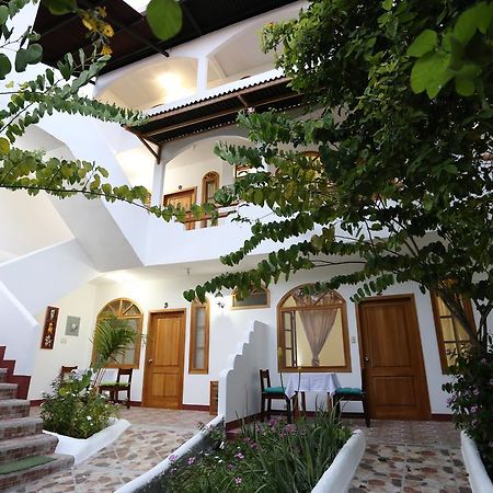 The Galapagos Pearl B&B Puerto Ayora  Εξωτερικό φωτογραφία