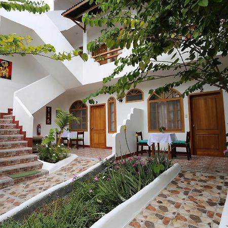 The Galapagos Pearl B&B Puerto Ayora  Εξωτερικό φωτογραφία