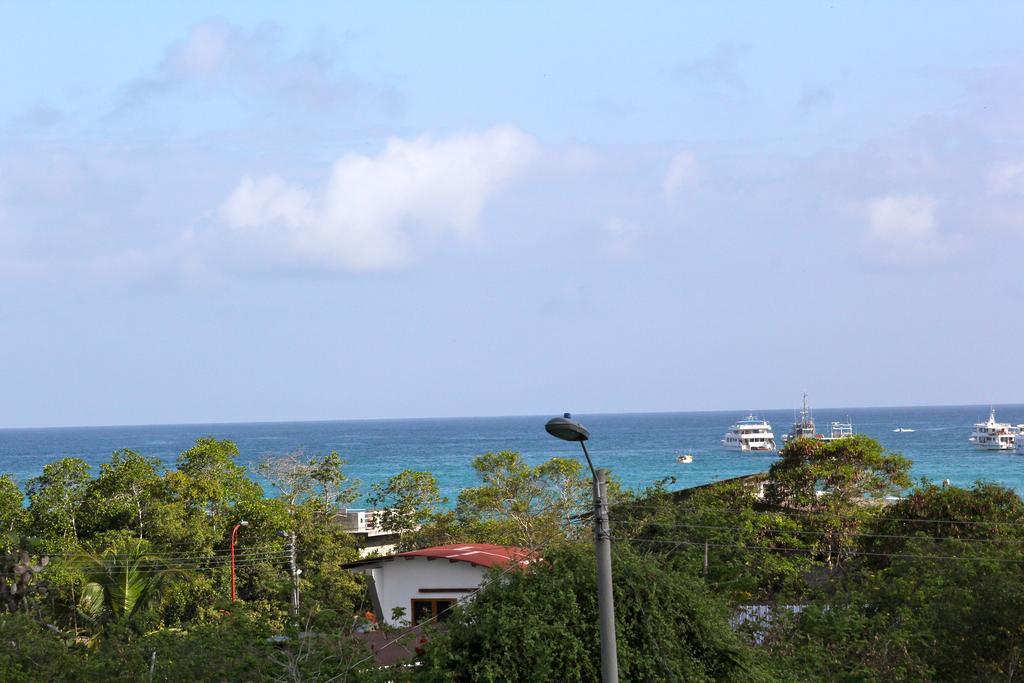 The Galapagos Pearl B&B Puerto Ayora  Δωμάτιο φωτογραφία