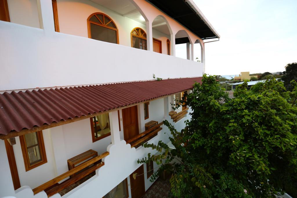 The Galapagos Pearl B&B Puerto Ayora  Εξωτερικό φωτογραφία