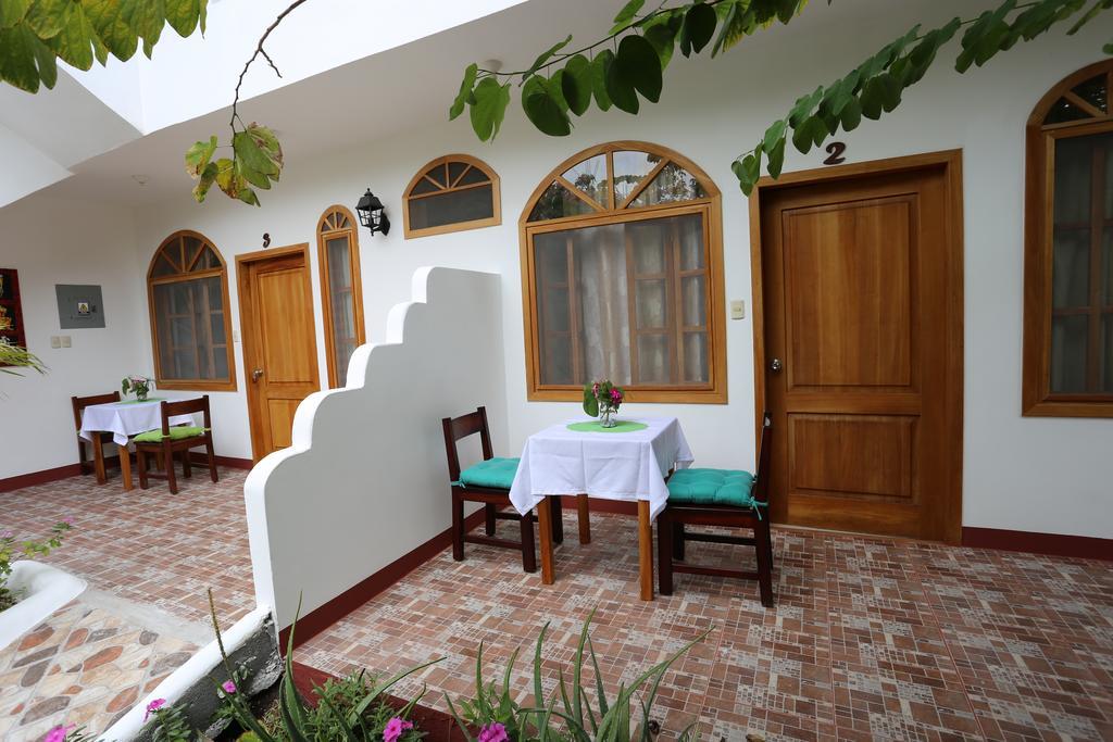 The Galapagos Pearl B&B Puerto Ayora  Εξωτερικό φωτογραφία