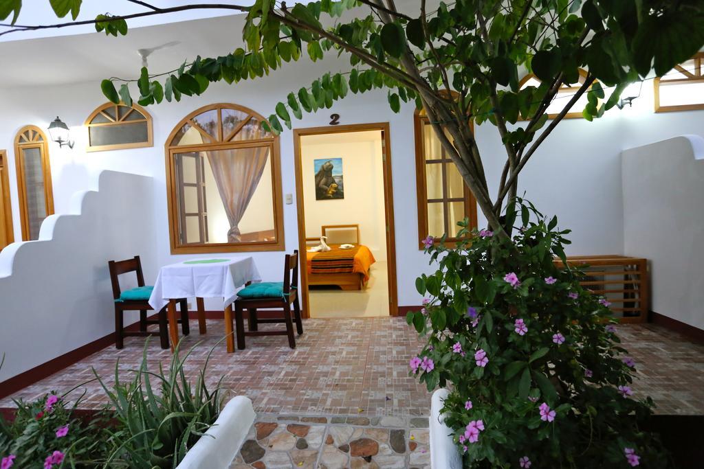 The Galapagos Pearl B&B Puerto Ayora  Εξωτερικό φωτογραφία