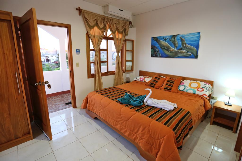 The Galapagos Pearl B&B Puerto Ayora  Εξωτερικό φωτογραφία