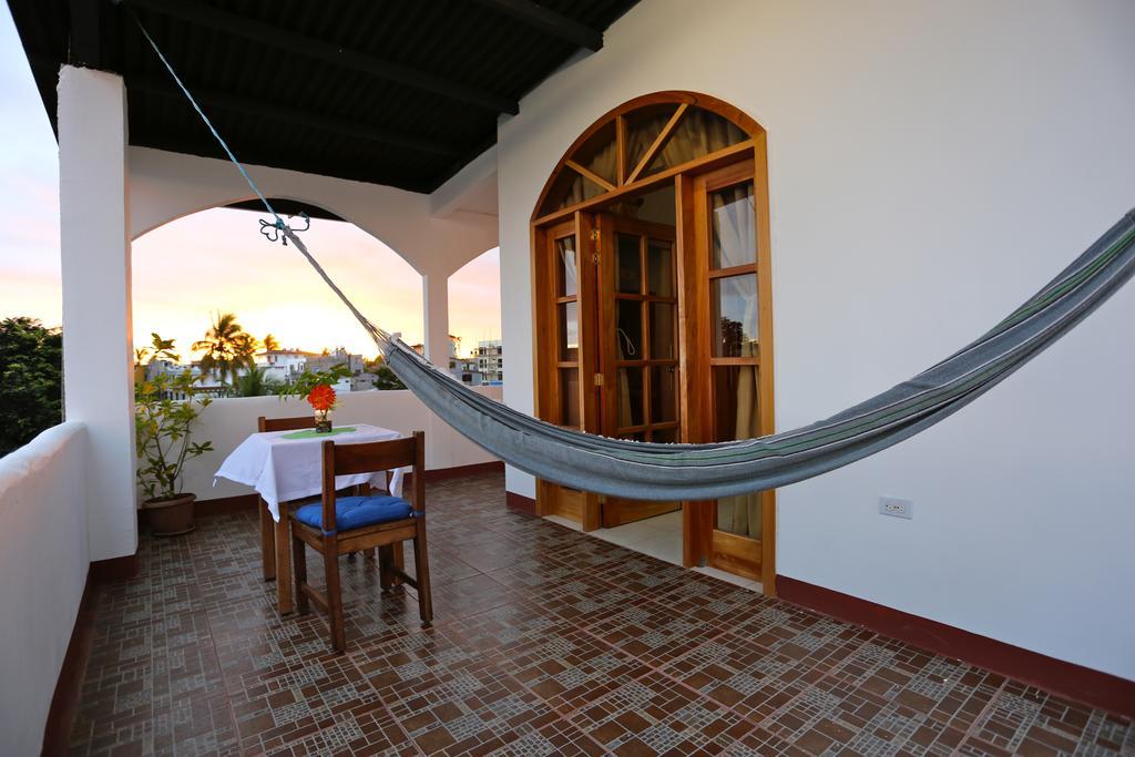 The Galapagos Pearl B&B Puerto Ayora  Εξωτερικό φωτογραφία