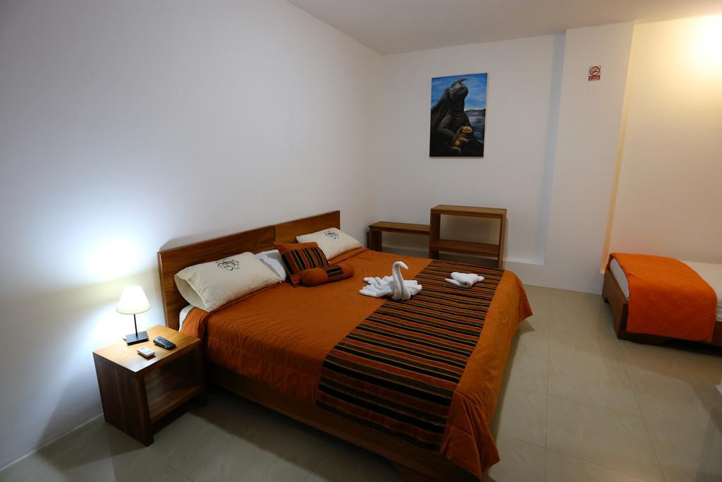 The Galapagos Pearl B&B Puerto Ayora  Εξωτερικό φωτογραφία