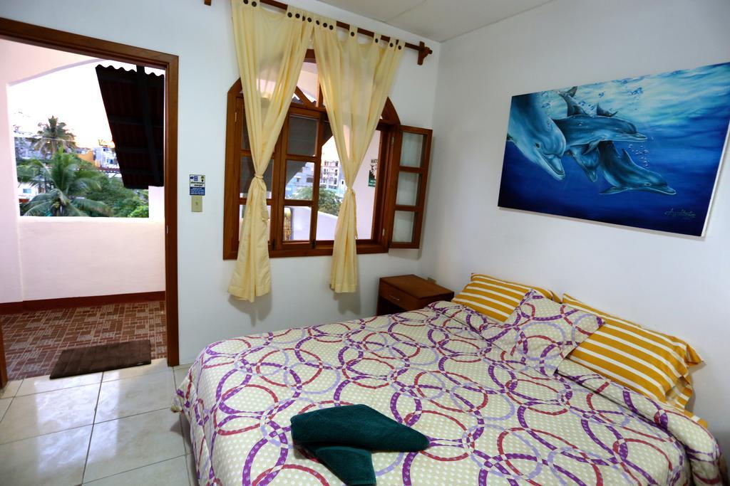 The Galapagos Pearl B&B Puerto Ayora  Εξωτερικό φωτογραφία